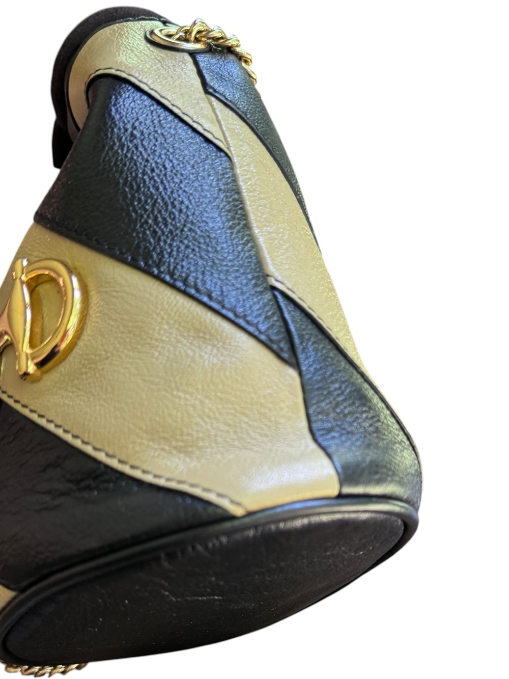 Gucci Zumi Mini Bucket Bag - Picture 3 of 8
